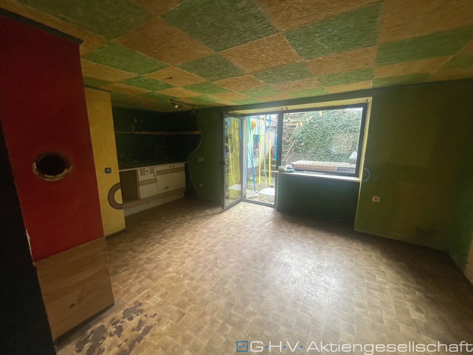 leerstehendes Zweifamilienhaus