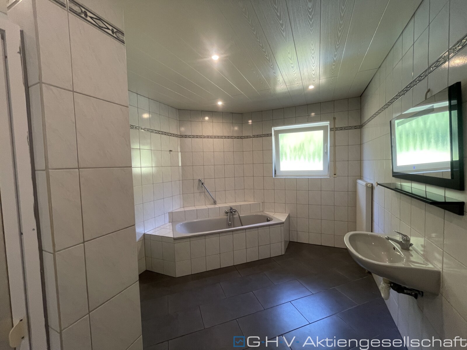 huge apartment in Oberarnbach 2Br, open living-room, 2 balconies