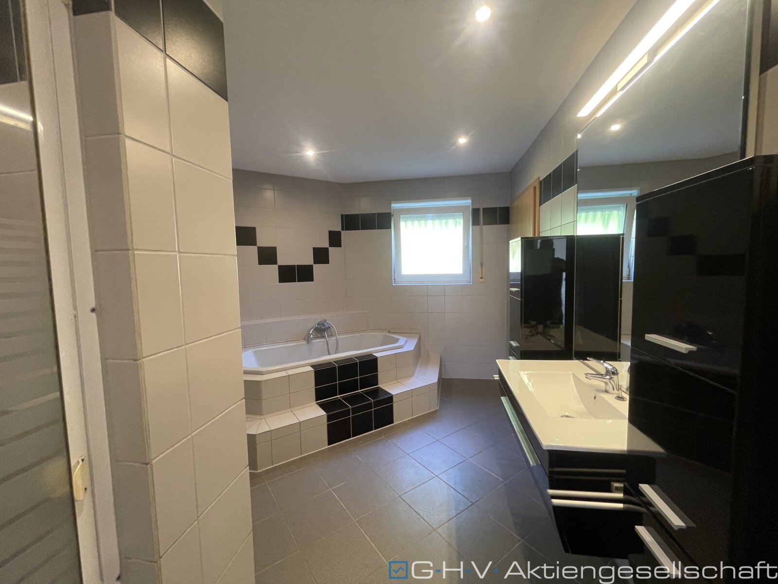 huge apartment in Oberarnbach 3Br, open living-room, POOL