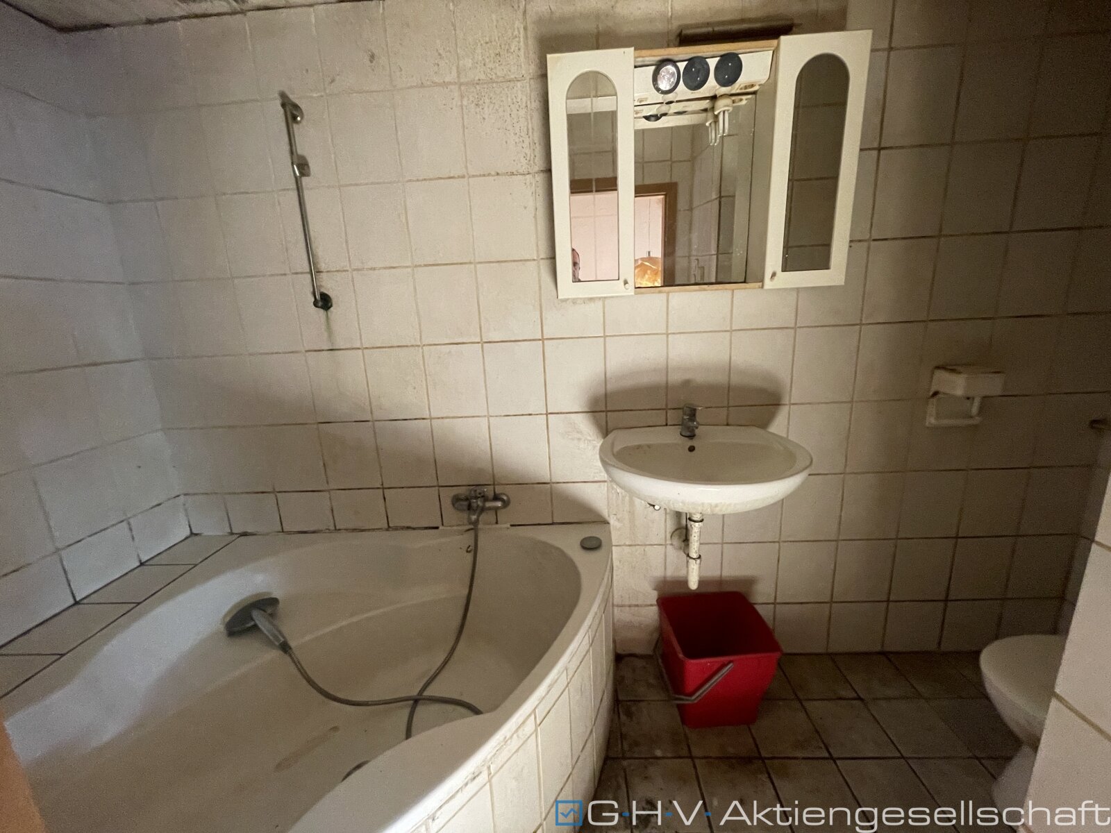 hübsche Doppelhaushälfte mit Potenzial (gegen Höchstgebot)