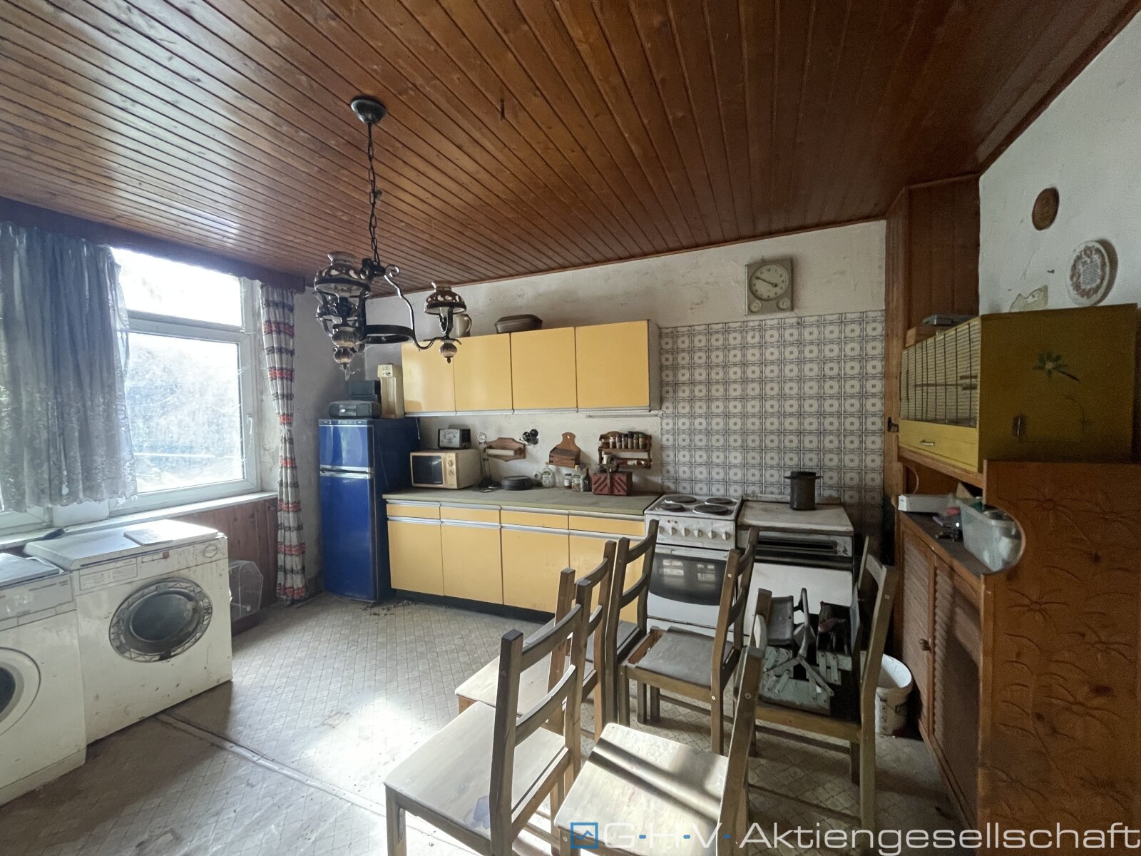 hübsche Doppelhaushälfte mit Potenzial (gegen Höchstgebot)