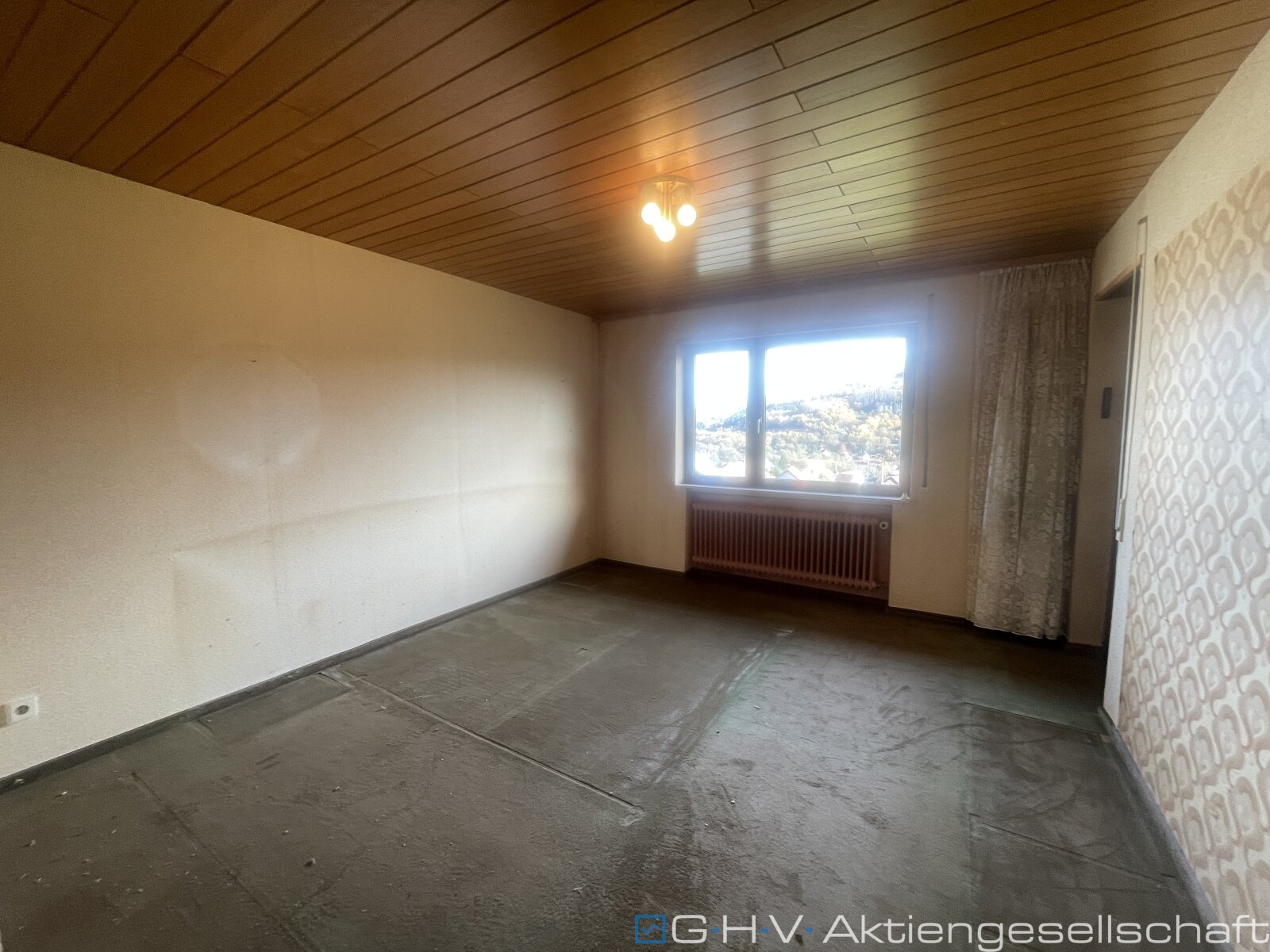 großzügiges EFH mit Einliegerwohnung und phantastischer Aussicht