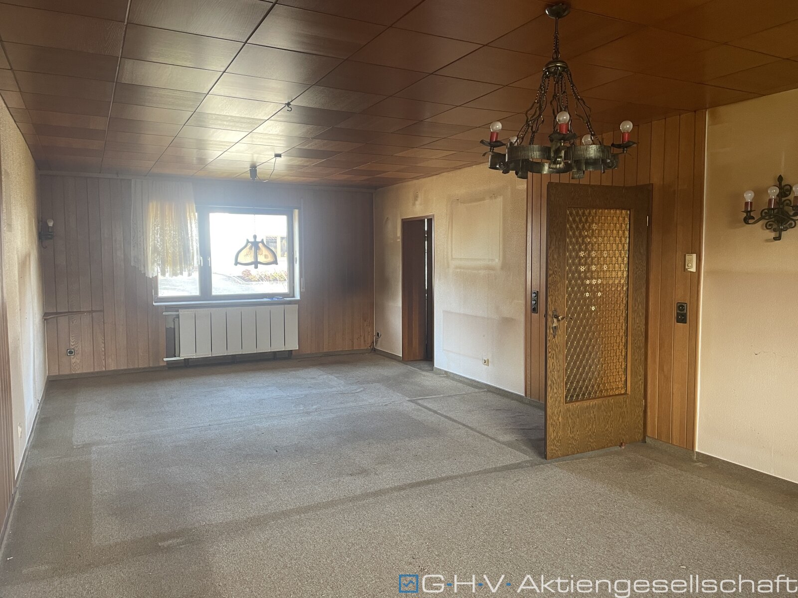 großzügiges EFH mit Einliegerwohnung und phantastischer Aussicht