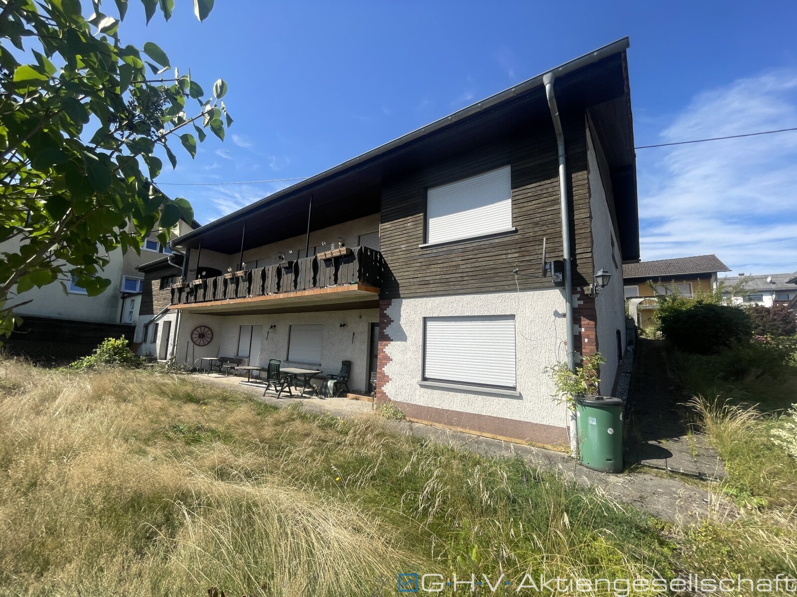 großzügiges EFH mit Einliegerwohnung und phantastischer Aussicht