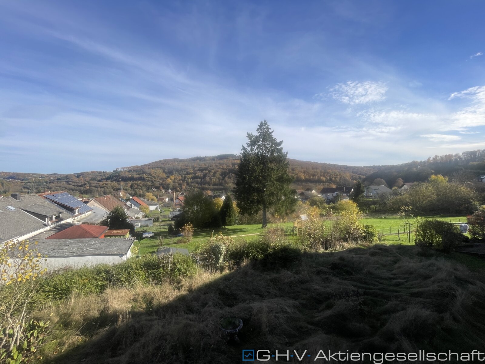 großzügiges EFH mit Einliegerwohnung und phantastischer Aussicht