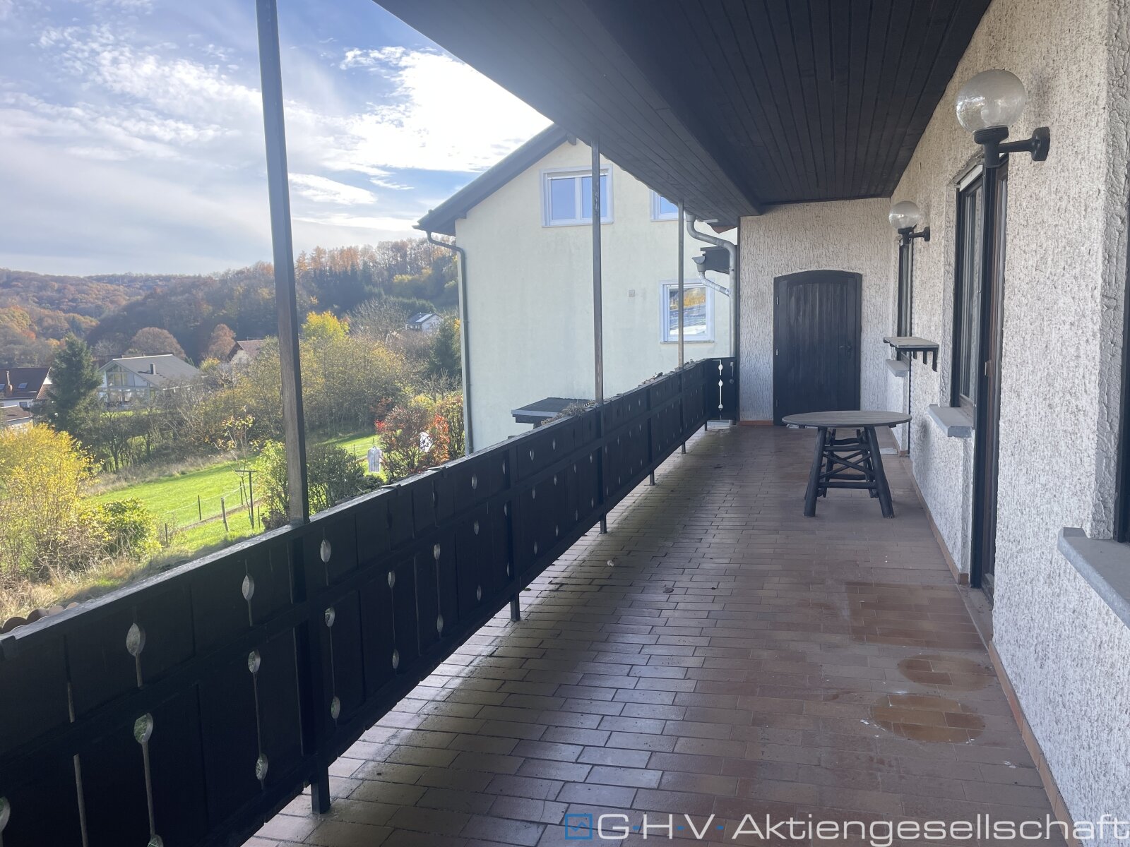 großzügiges EFH mit Einliegerwohnung und phantastischer Aussicht