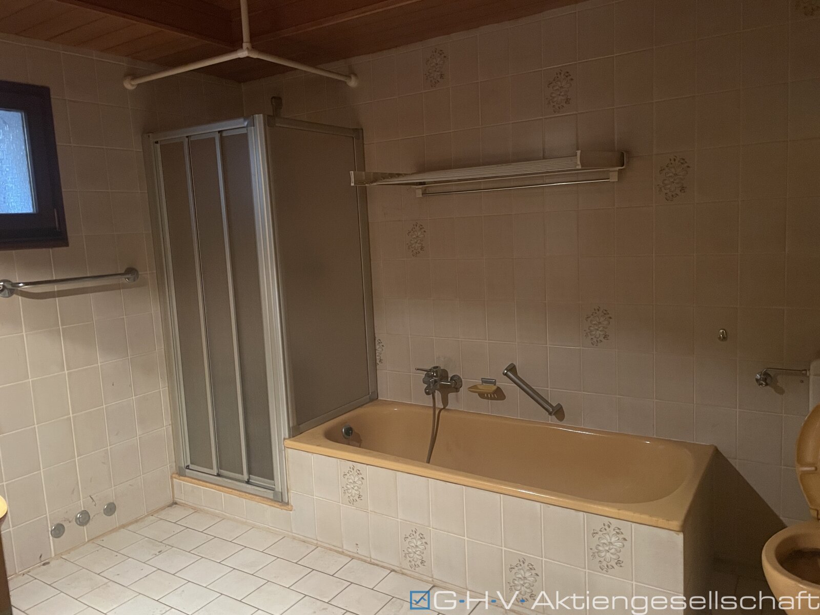 großzügiges EFH mit Einliegerwohnung und phantastischer Aussicht