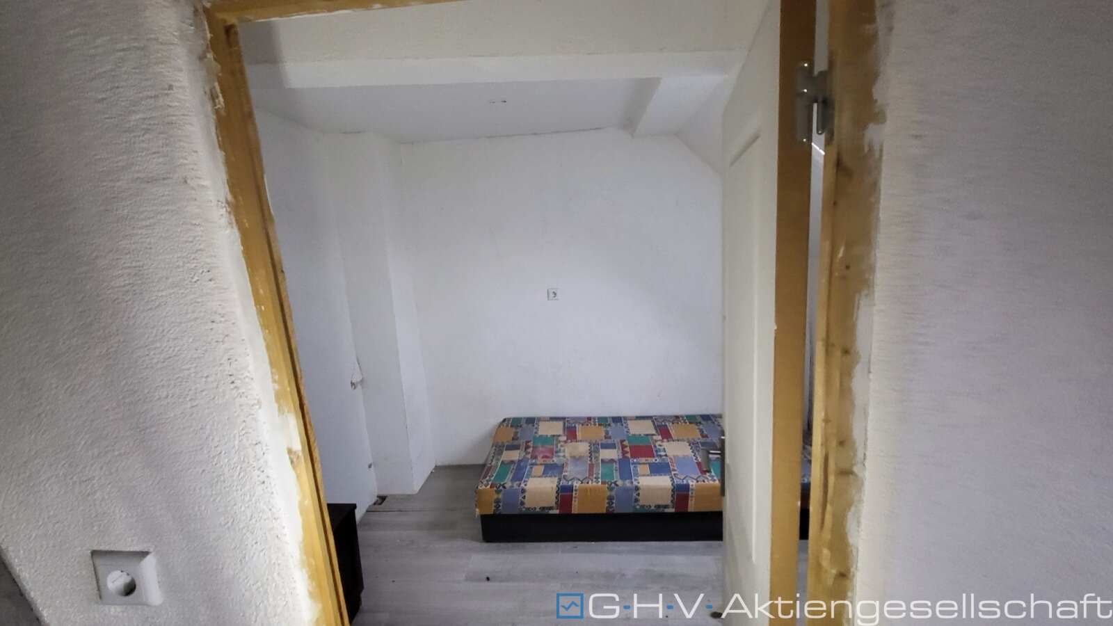 kleines Reihenmittelhaus mit Sanierungsaufwand