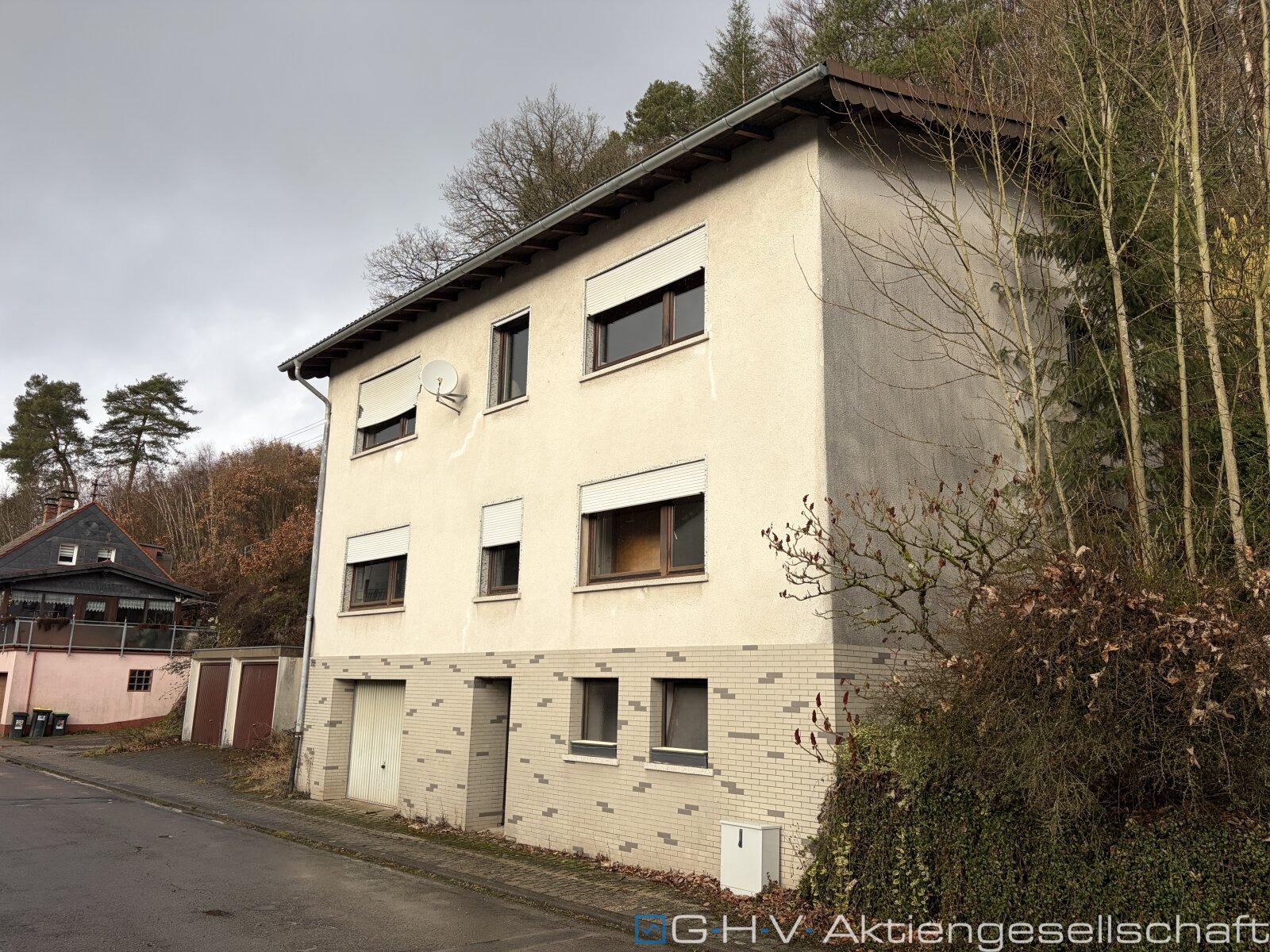 renovierungsbedürftiges 2-FH in NOHFELDEN