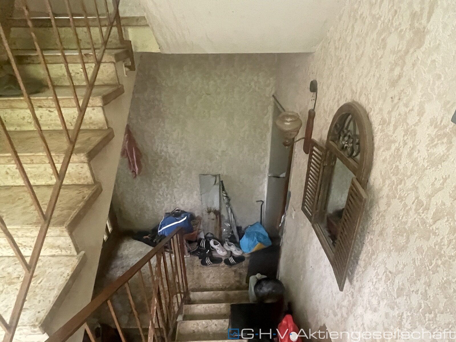 2 WohnungsERBBAURECHTE (stark sanierungsbedürftig)