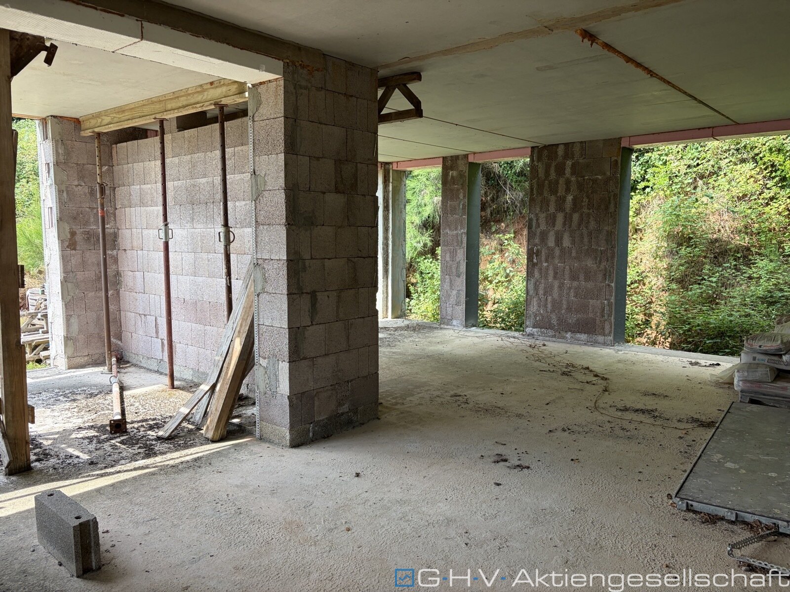 Gegen Höchstgebot: Rohbau in attraktiver Lage von Merzig (Ortsteil)