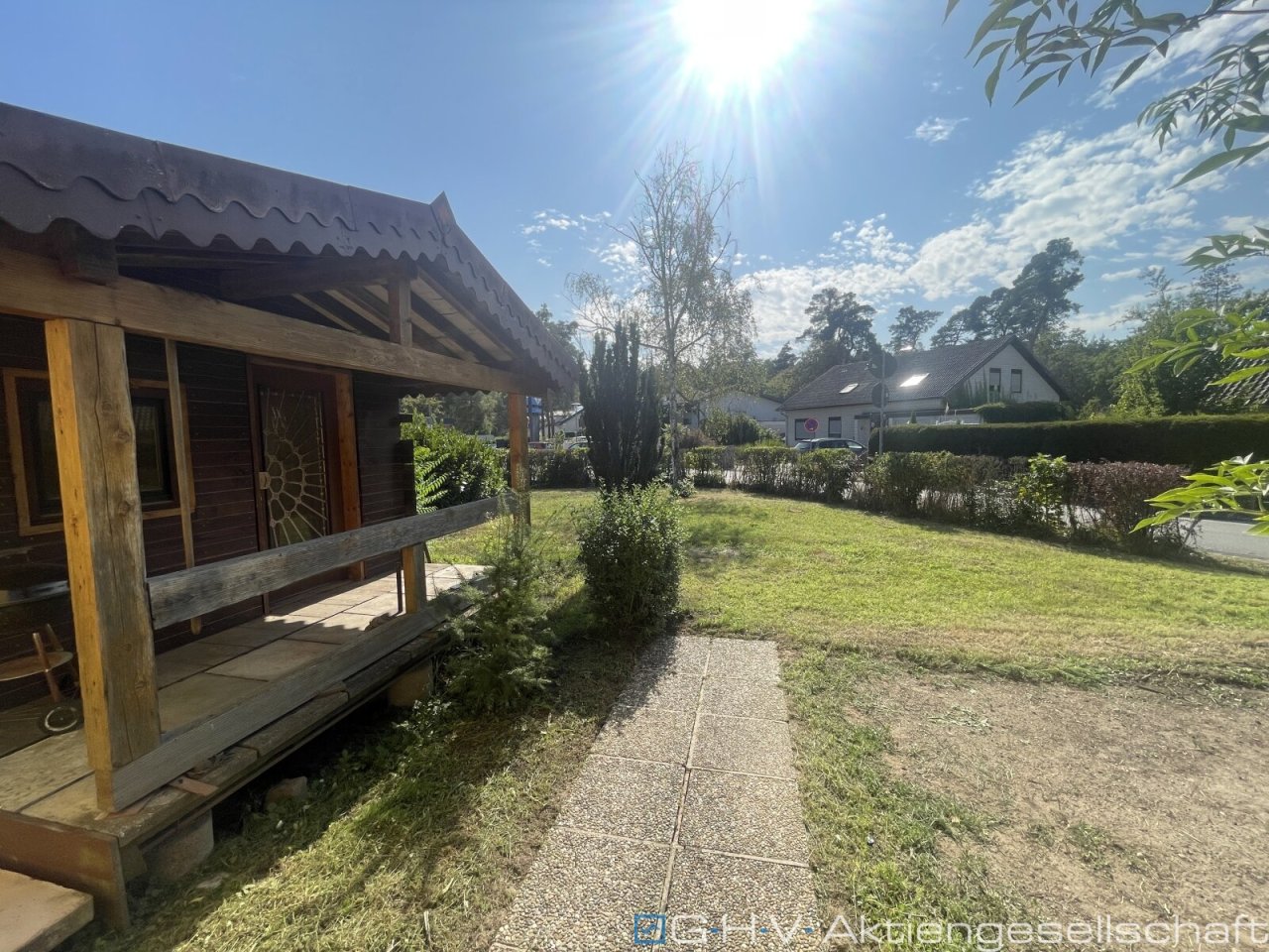 Gartrenansicht mit Gartenhaus Gartrenansicht mit Gartenhaus