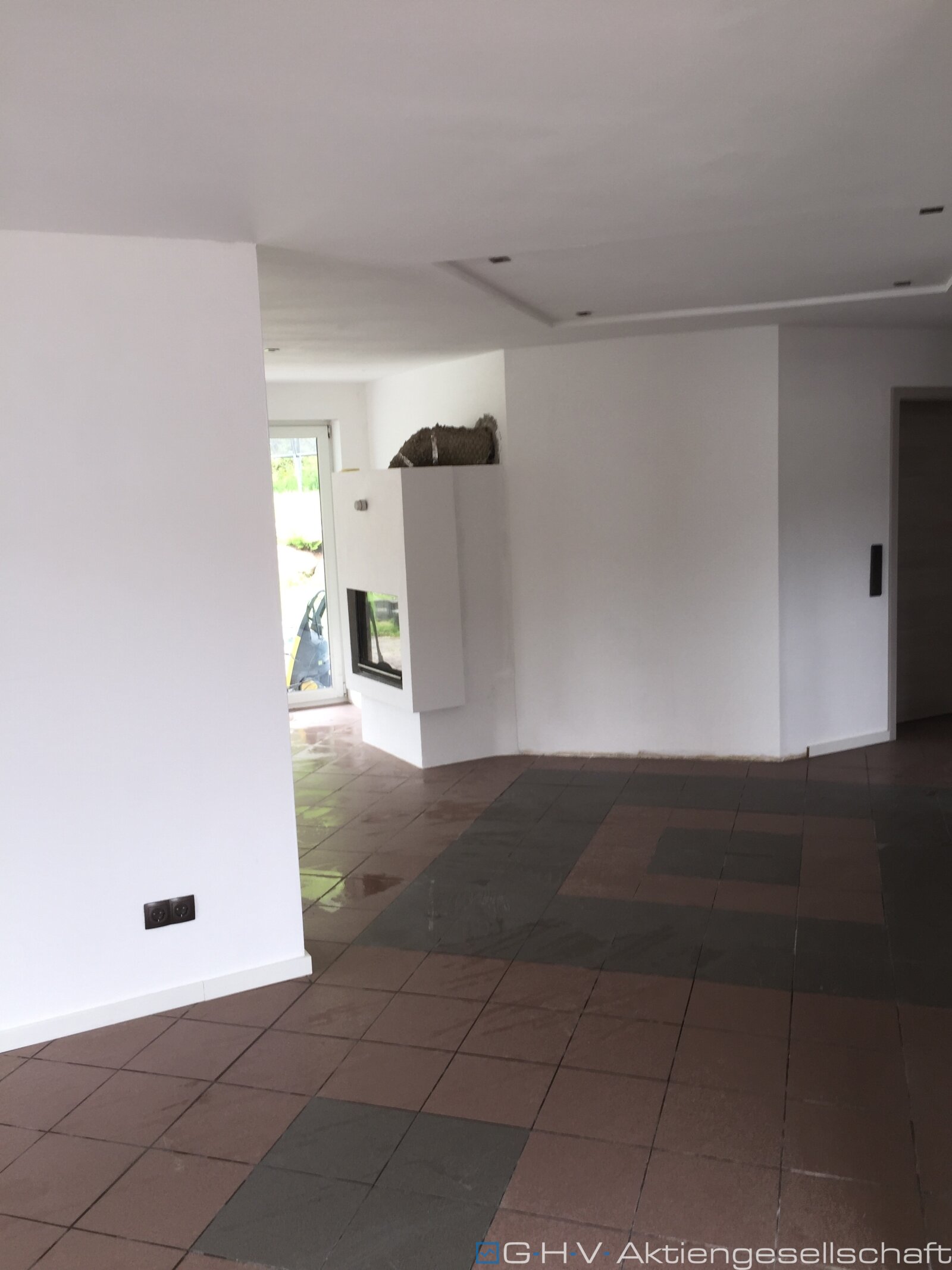 living space middle level living space middle level