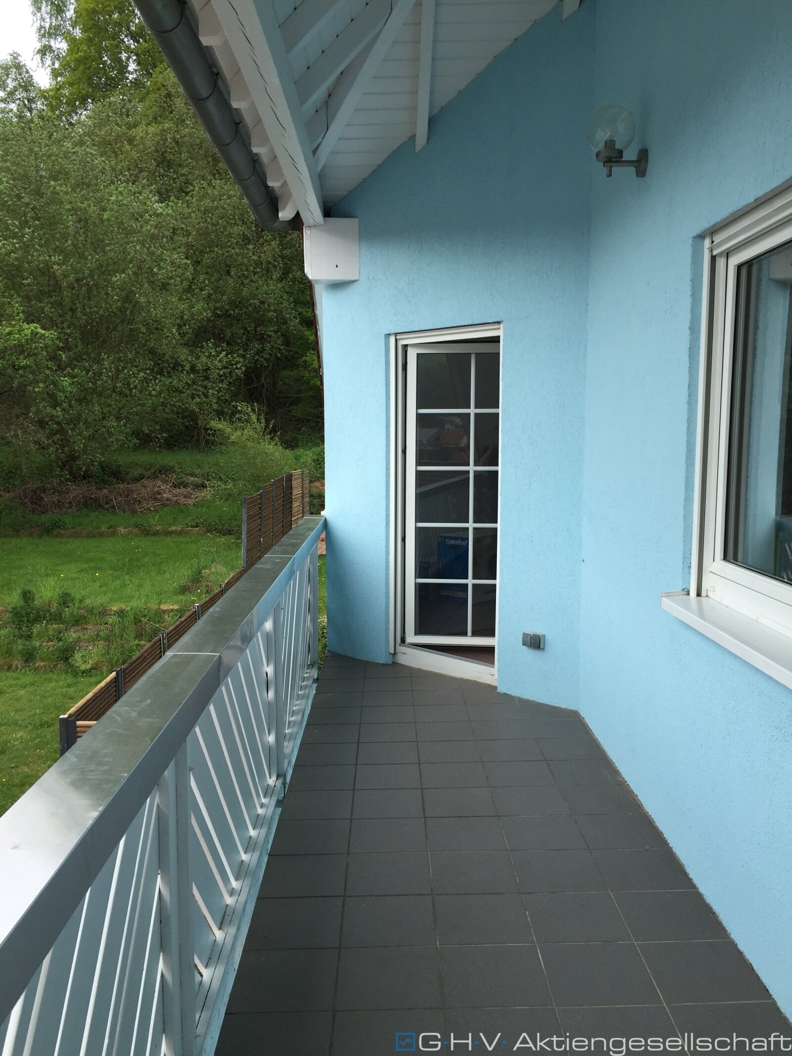 balkony upper level balkony upper level