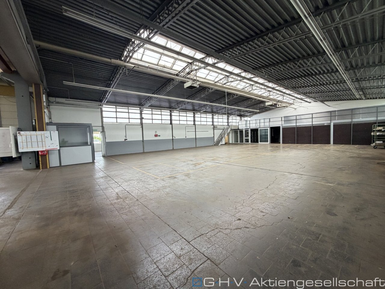 Halle Mittel 4 Halle Mittel 4