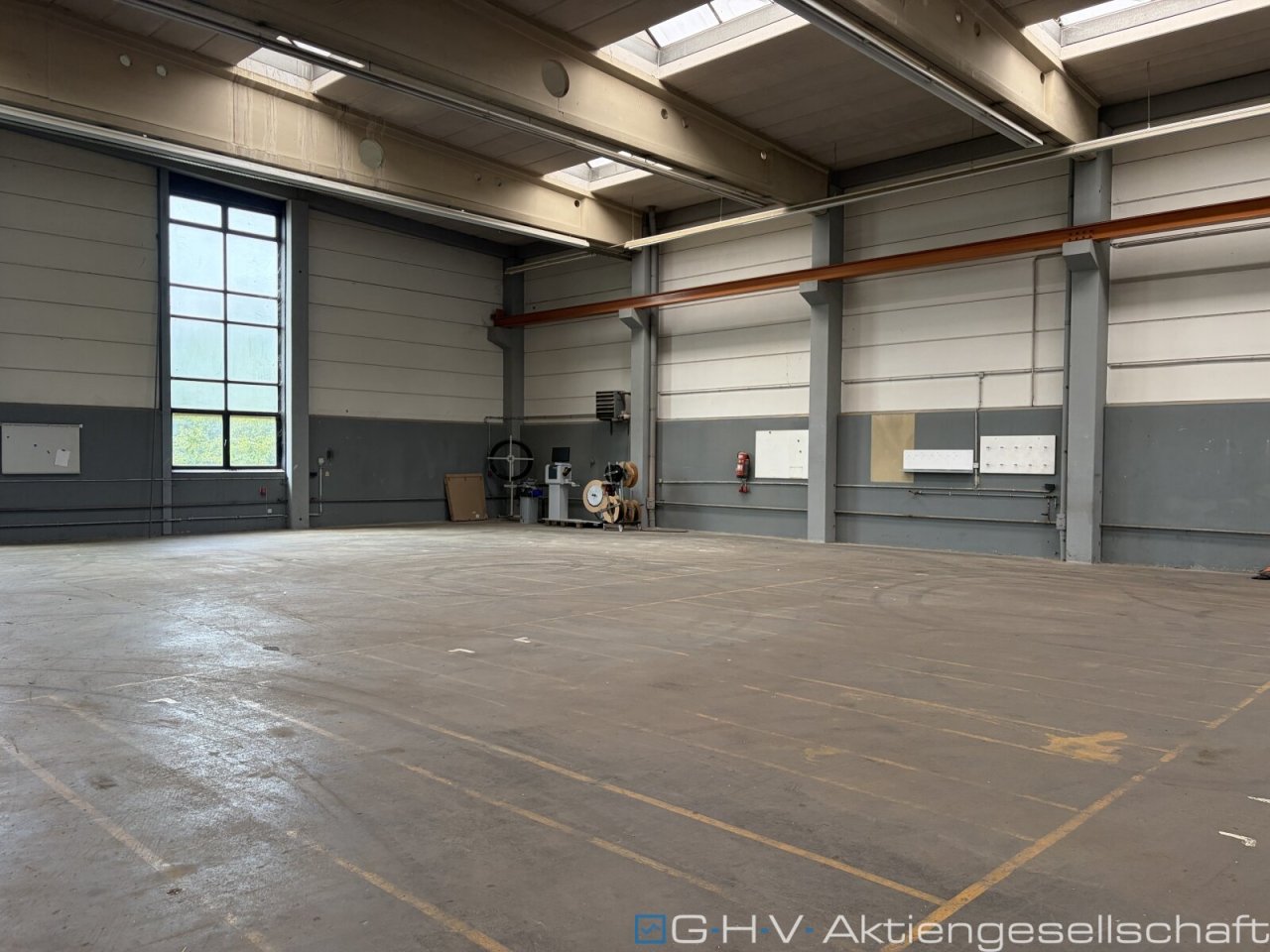 Halle rechts 2 Halle rechts 2