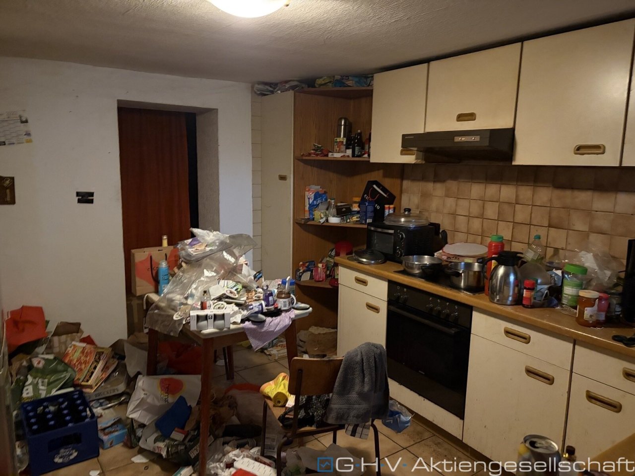 Wohnung llinks Kueche Wohnung llinks Kueche
