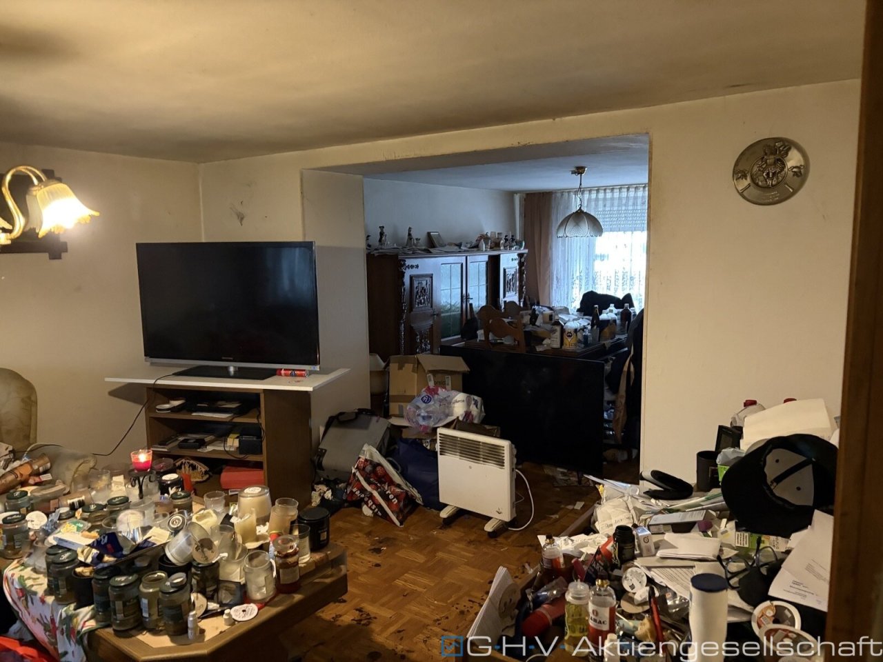 Wohnung links Wohn- und Esszimmer Wohnung links Wohn- und Esszimmer