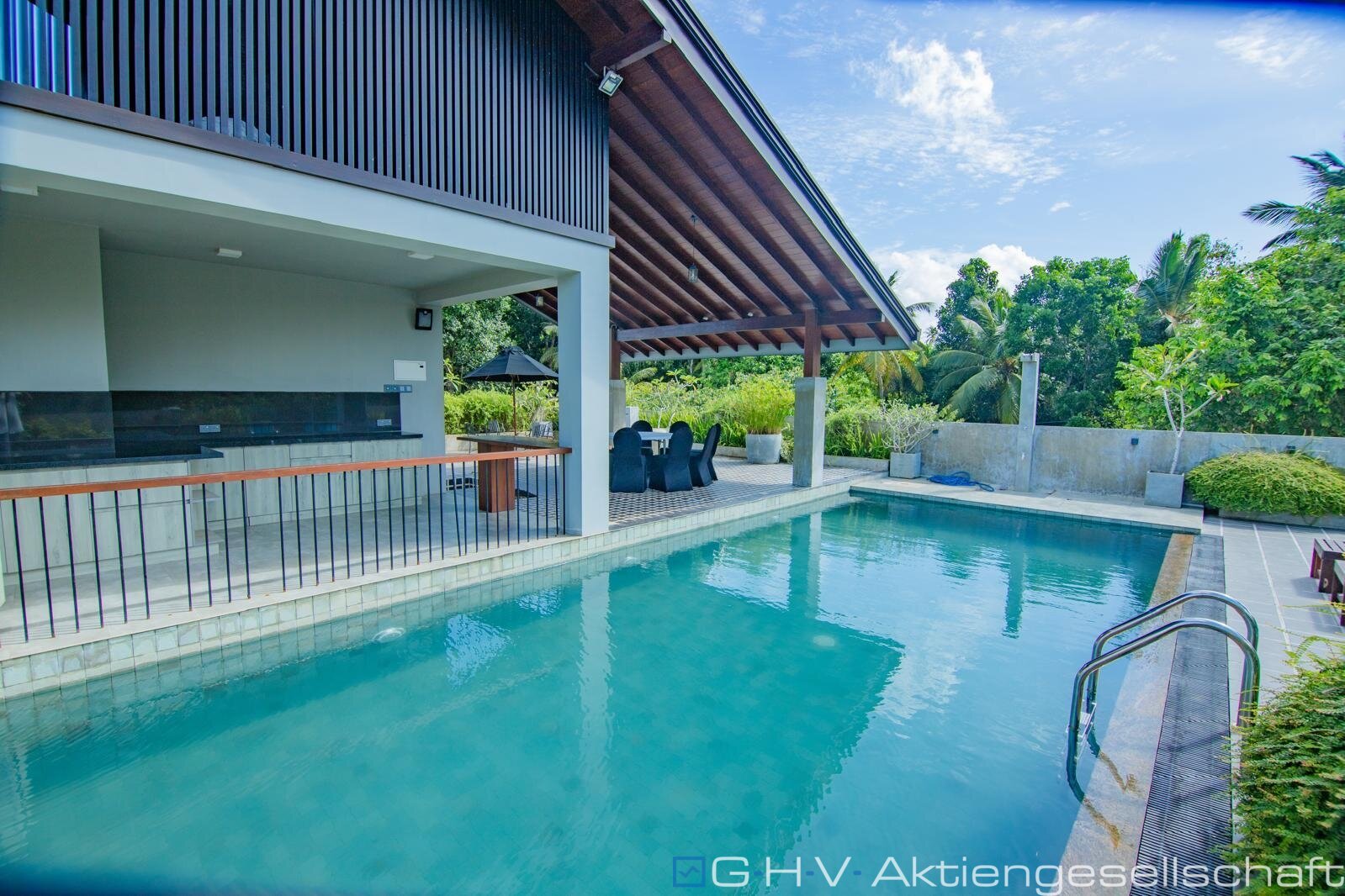 Pool Pool